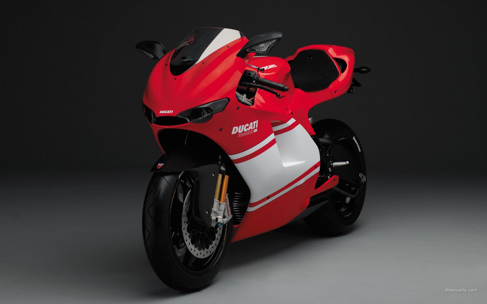 [Ducati_Desmosedici_RR_prototype_2006_01_1920x1200.jpg]