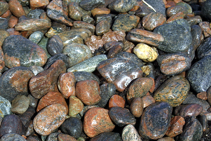 [852-5250+wet+pebbles.JPG]