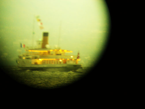 [binocular+w+boat.JPG]