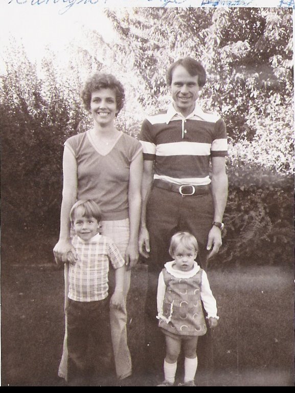 [family+1980.jpg]