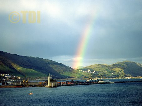 [Foto+de+un+arcoiris+sobre+el+mar.jpg]