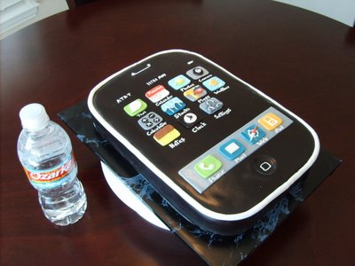 [iphone+cake.jpg]