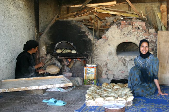 [Egypt_making_bread.JPG]