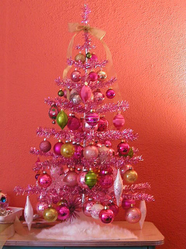 [nerdstrom+flickr+tree+small+pink.jpg]