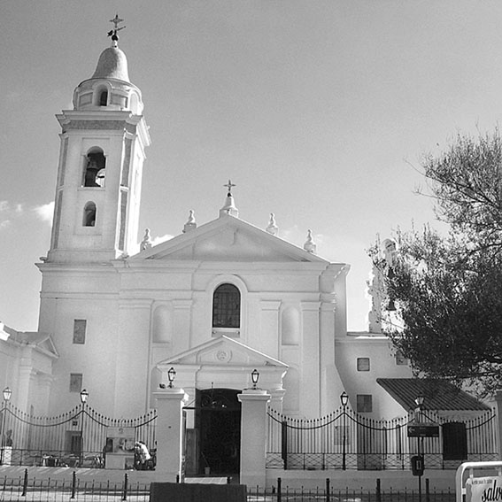 [235+Iglesia+del+Pilar+3+copy.jpg]