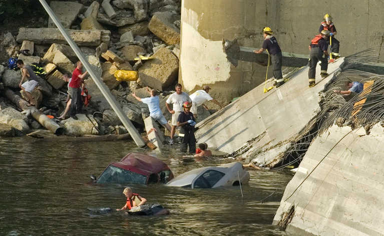 [bridge-rescue-water-0093ad16.jpg]