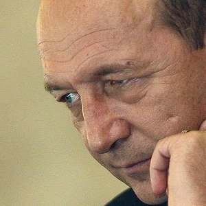 [Basescu_ganditor.jpg]