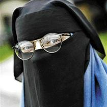 [burka_with_glasses.jpg]