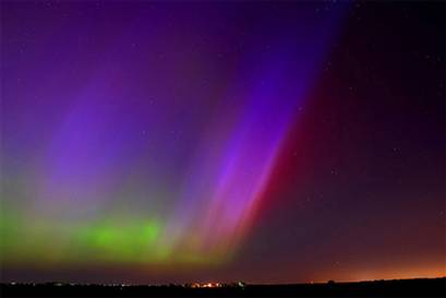 [080724-aurora-borealis-hmed-1145a_hmedium.jpg]
