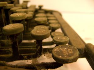 [old_typewriter_1.jpg]