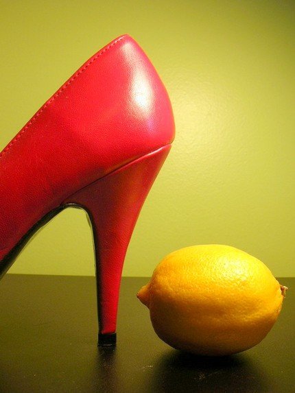 [red+shoe+by+retro.jpg]