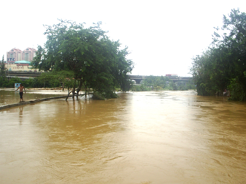 [jakarta-flood-sunday3.jpg]
