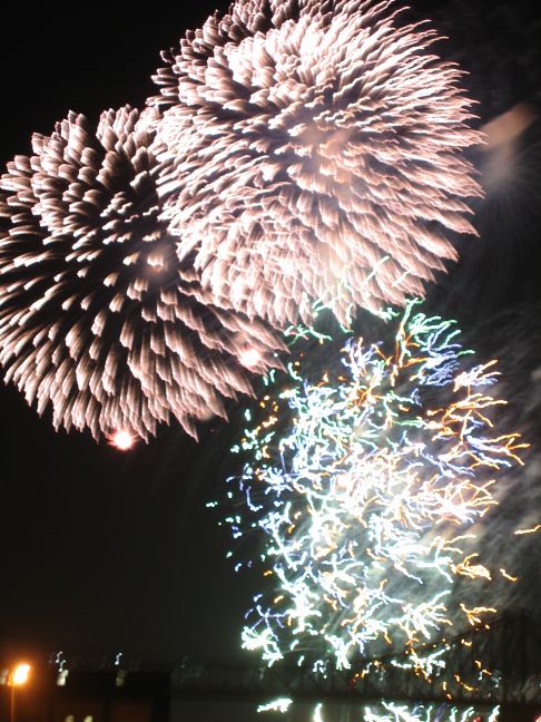 [fireworks_Australia_20080719-5.jpg]