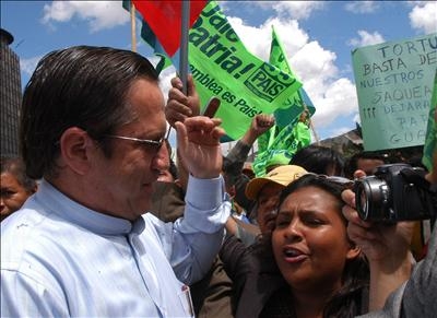 [parlamento-ecuatoriano-enjuicia-rebeldia-ministro-economia.jpg]