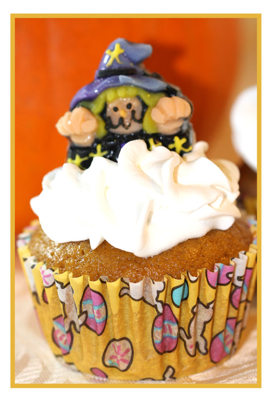 [halloween+cupcakes2.jpg]