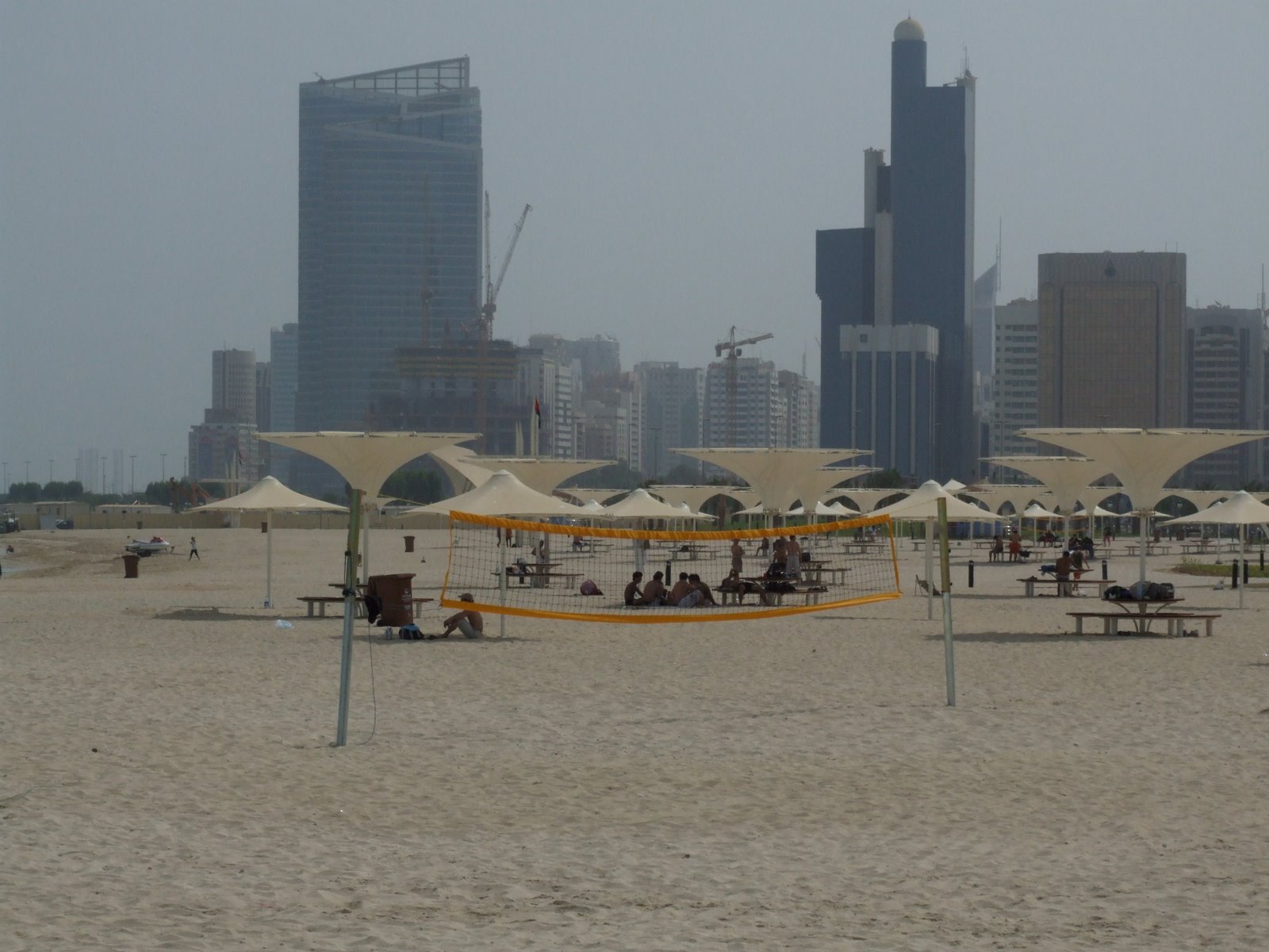[Abu+Dhabi+Beach+3+DSCF3925.JPG]