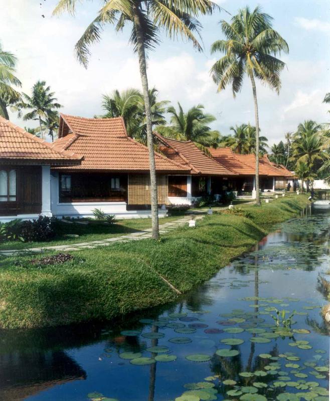 [Kumarakam+Resort+Kottayam.jpg]