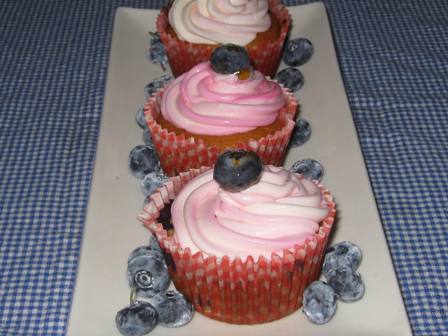 [creamcheese+blueberries+cupcake.JPG]