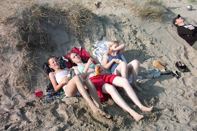 Cherique, Sosha and Pascalle: sunbathing in September