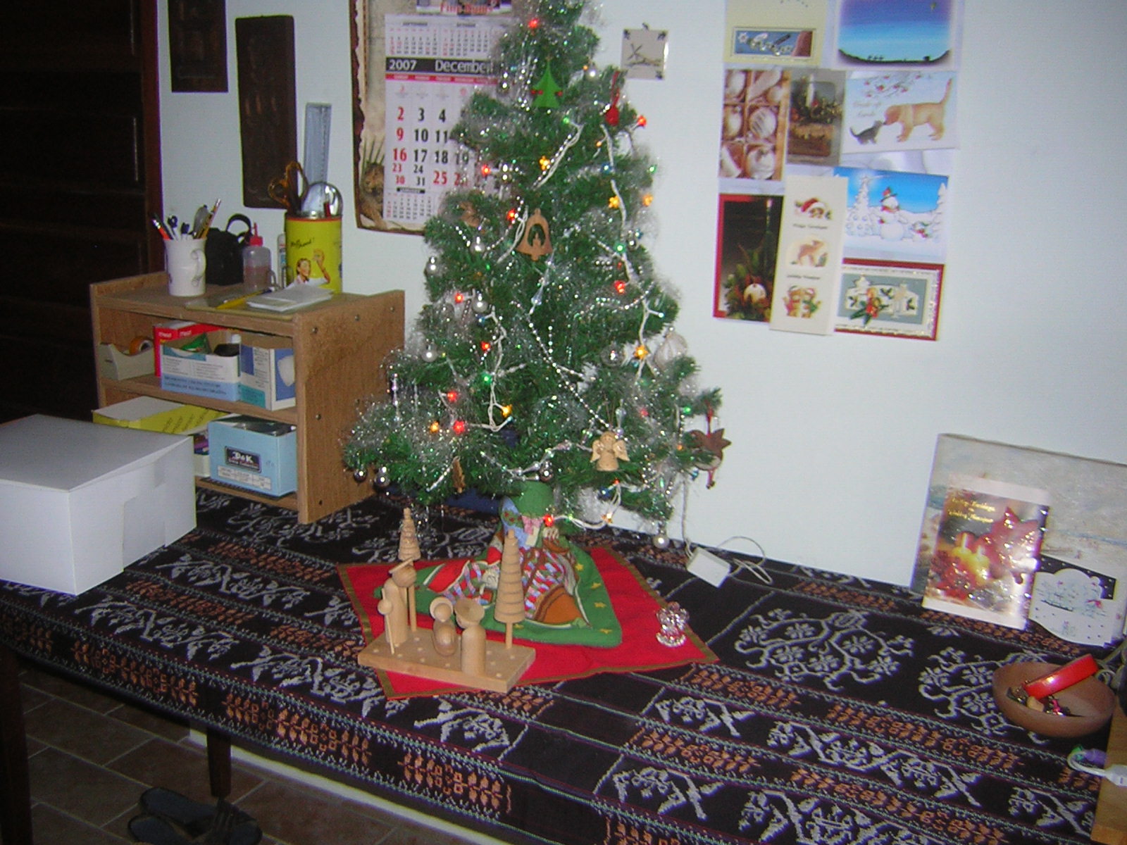 [Tony+and+Nellie's+Christmas+Tree+12-25-2007+4-44-13+PM+1600x1200.JPG]