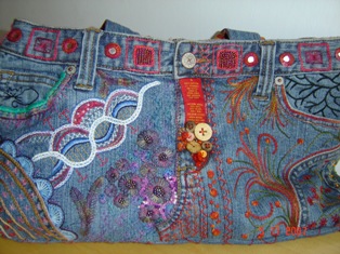 [Denim+bag+from+old+jeans+embroidery+by+me.JPG]