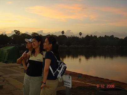 [1st+Day+-+AngkorWat2.JPG]