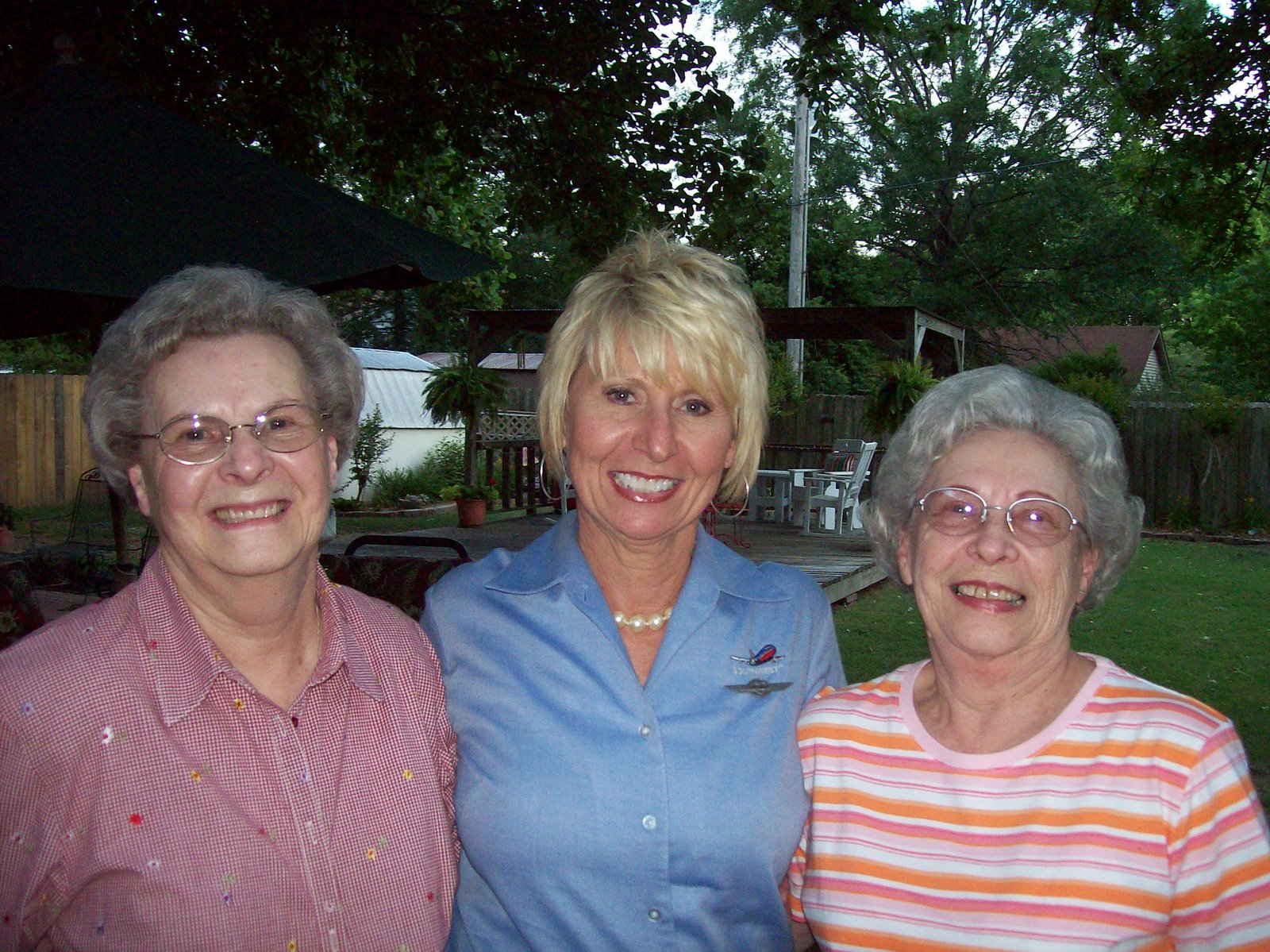 [Mom+&+Aunt+Lucy+003.JPG]