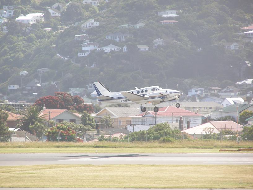 Air Wanganui Beech B90