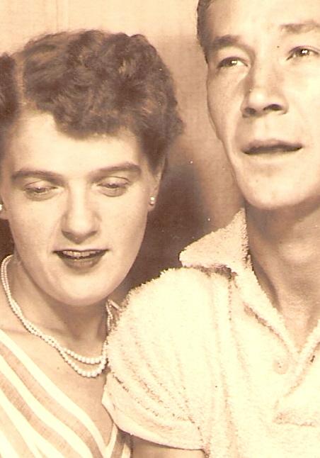 [1950s+Mom+and+Dad+2.jpg]