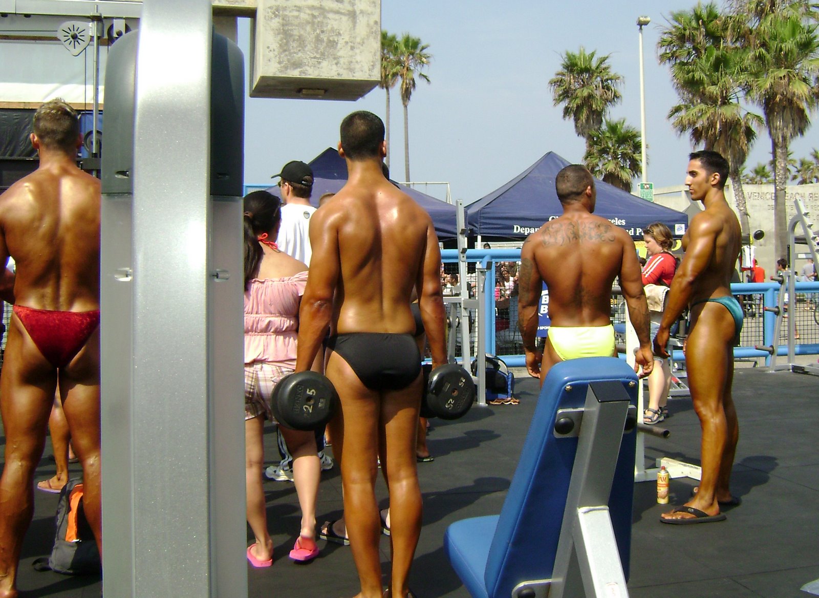 [Bodybuilders+on+Venice+Beach+2.jpg]