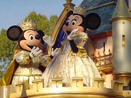 [Mickey+and+Minnie.JPG]