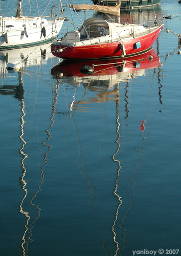 [reflectedboats.jpg]