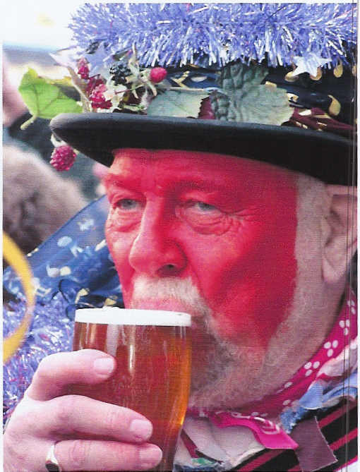 [Old+Man+Drinking.jpg]
