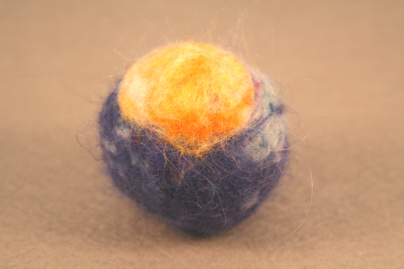 [felted+ball+thingy.jpg]