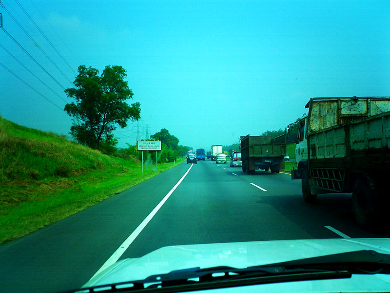 [Bandung-Jakarta+Highway.jpg]