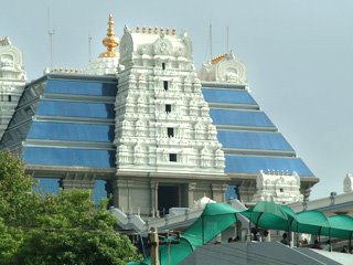 [Iskon+Temple.Banglore.jpg]