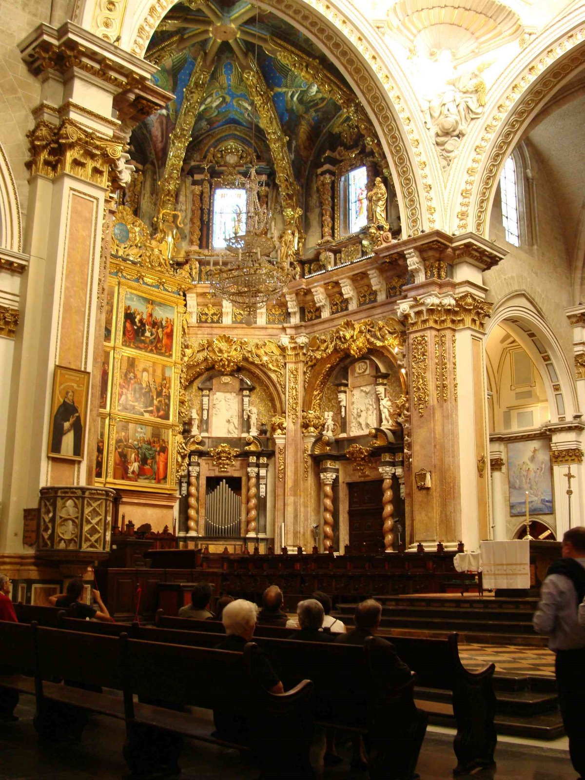 [church+in+the+historic+city+of+valencia.jpg]