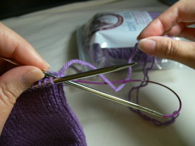 [3-yarn+shouldn't+go+through+cable-P1070703.jpg]