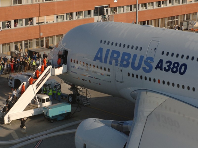 [Airbus-380.JPG]