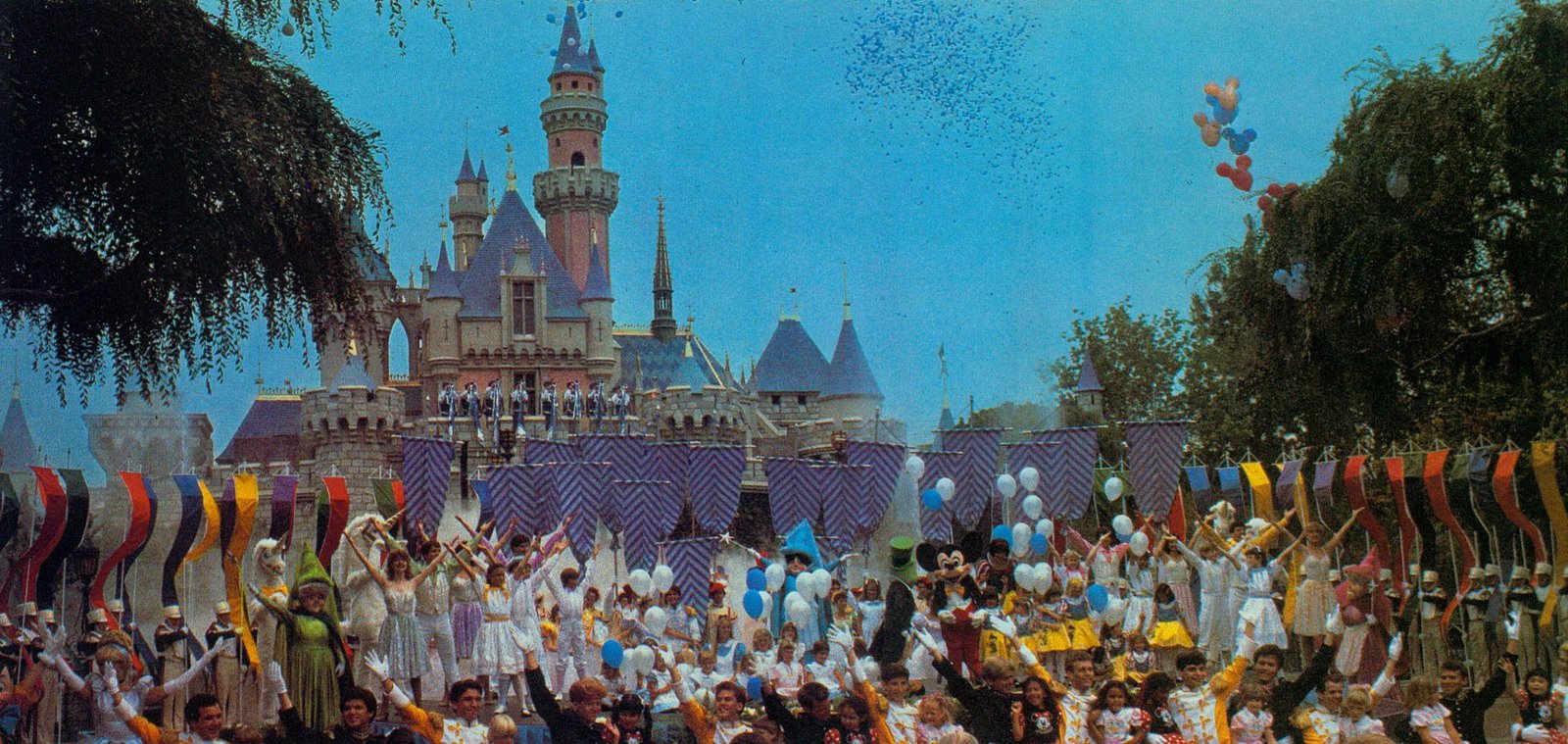 [Disneynews+Fall+1983+page+10+closeup.jpg]