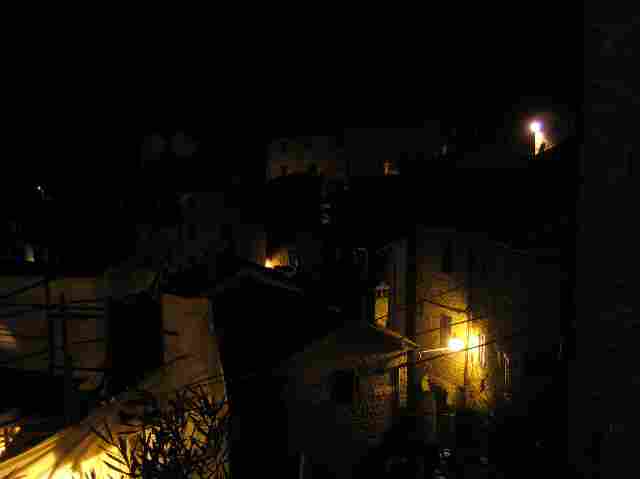 Raggiolo (e non Ortignano) di notte visto dal lato nord del Castello