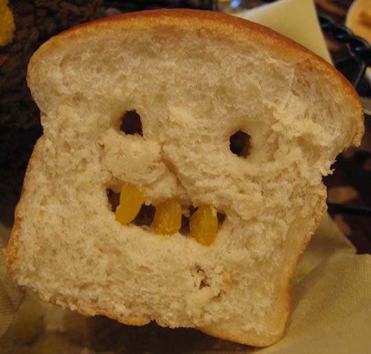 [bread+duo+w+corn+CU.jpg]