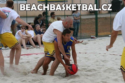 [beachbasketbal.jpg]