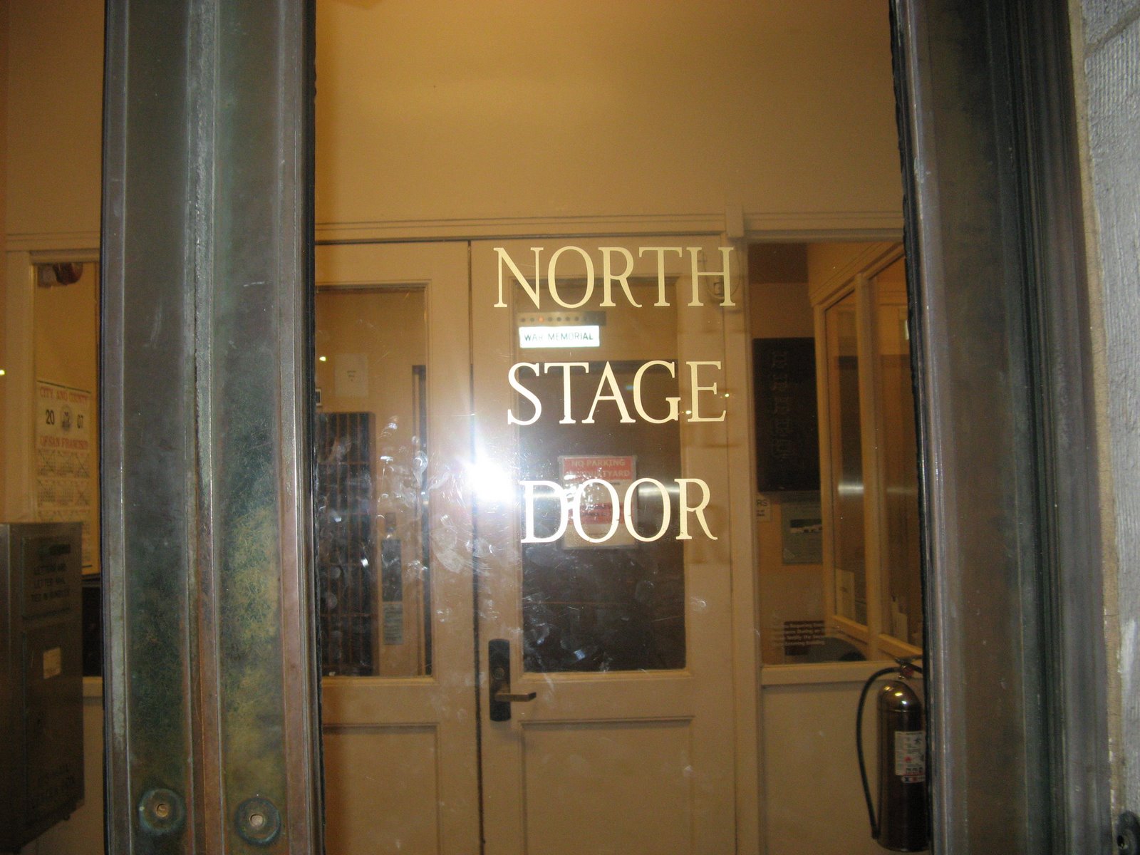 [stage+door.jpg]