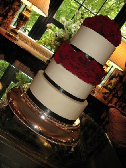 [black+ribbon+wedding+cake.jpeg]