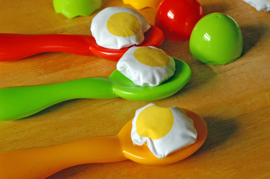 [eggs+spoons.jpg]