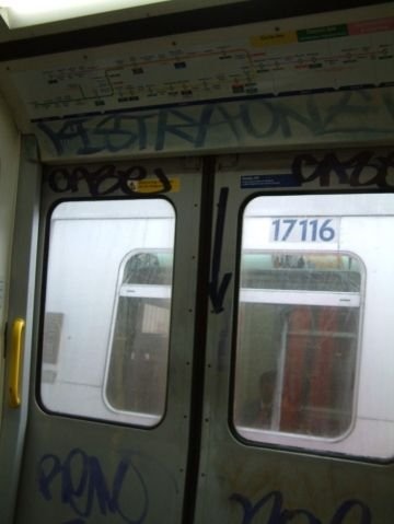 [Tube+Graffiti.jpg]