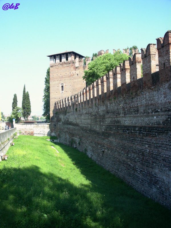 [Verona,+Castelvecchio.jpg]