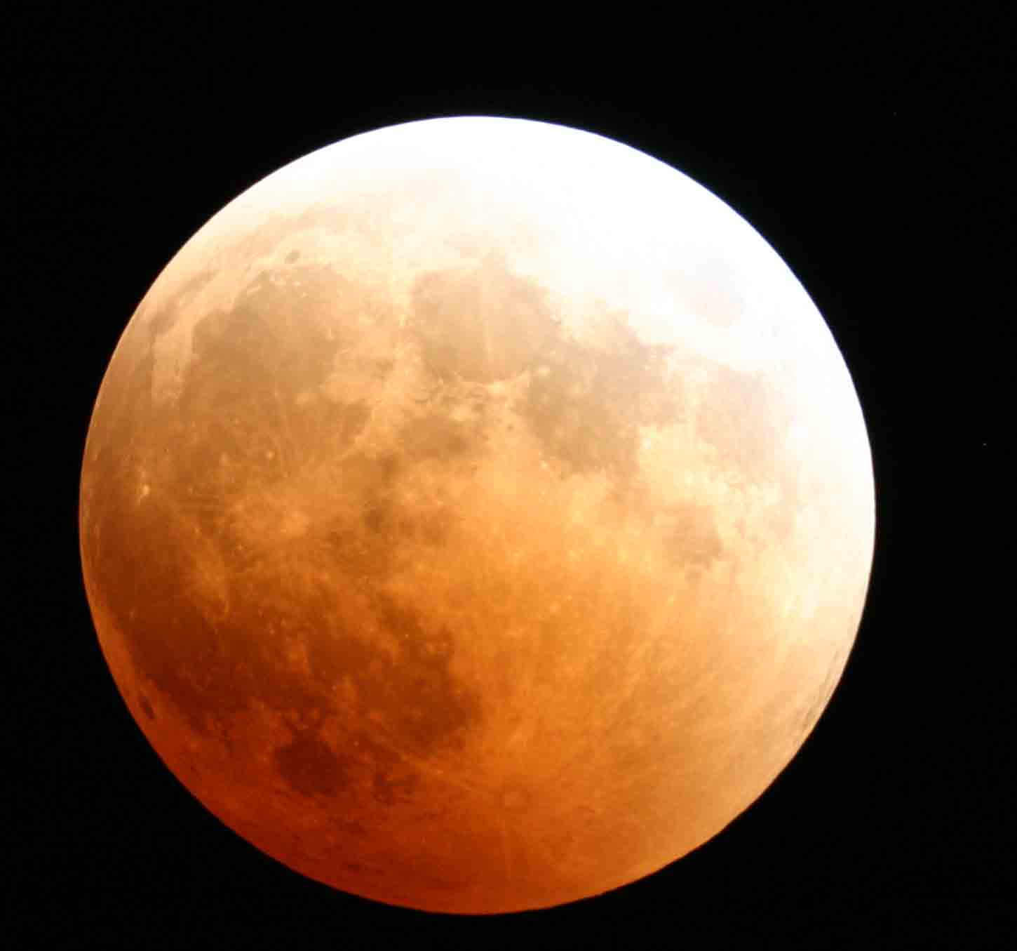 [Lunar_Eclipse_color_cropped_922PM.jpg]