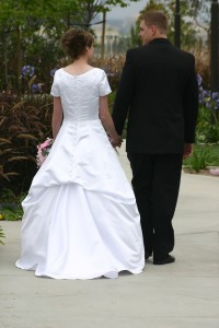 [Shannon+and+Paul+walking+at+wedding.jpg]